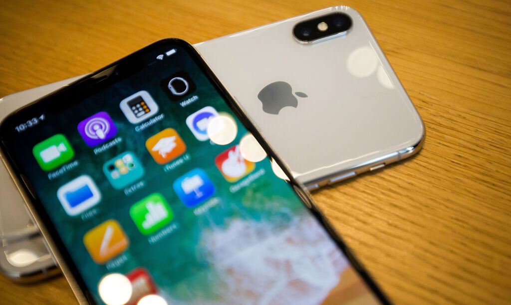 apple 5g iphones delayed
